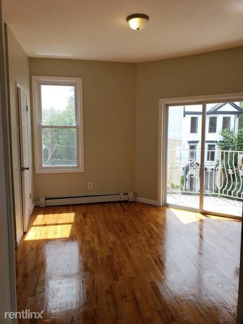 Building Photo - 3 br, 2 bath  - 369 21st St