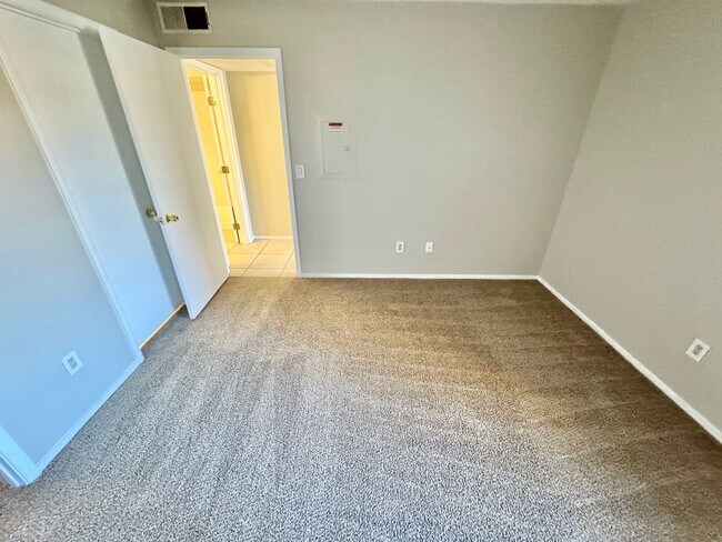 Building Photo - BRIGHT SILVERADO RANCH CONDO WITH BALCONY