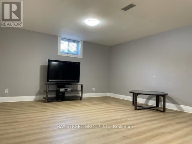 Building Photo - 10 Coral Harbour Crescent