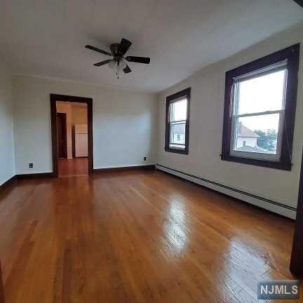 Building Photo - 709 4th St