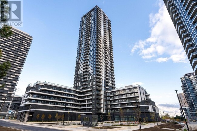 Building Photo - 15 Watergarden Dr