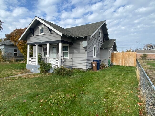 Building Photo - 117 E Dalton Ave