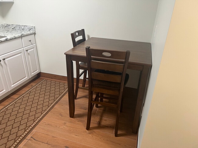 Photo - 1589 Summit Rd Apartment