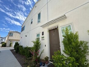 Building Photo - 35124 Blossom Pl