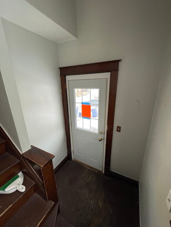 Creston Heights 2 Bedroom Unit House Rental in Grand Rapids, MI