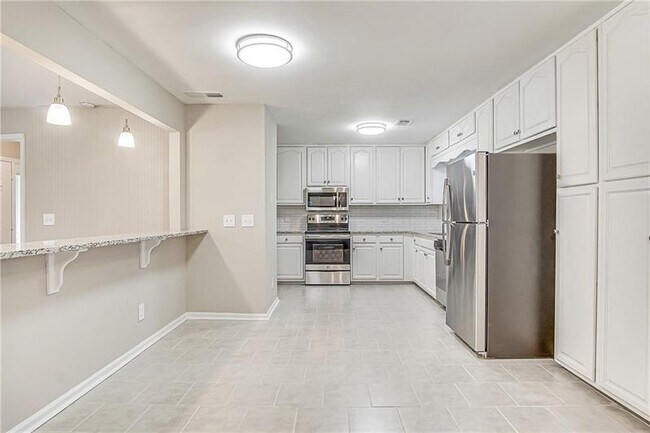Building Photo - 2275 Clifton Springs Rd