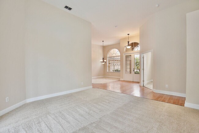 Foto del edificio - Stunning 4/3 Pool Home with a Bonus Room a...