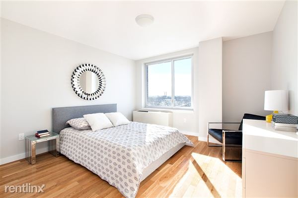 Building Photo - 5205 Queens Blvd