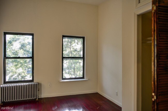 Building Photo - 135 Carlton Ave