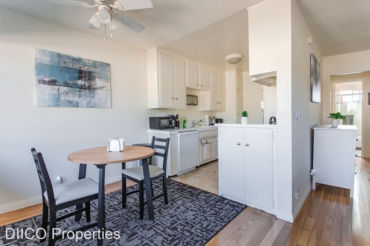 Primary Photo - Studio, 1 bath Apartment - 725 Hayworth Av...