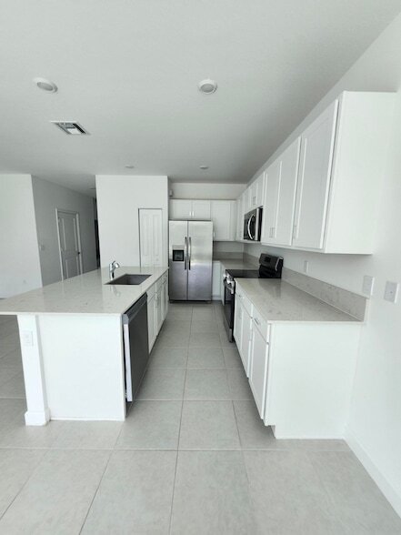 Foto del edificio - 5387 Flannigan Wy