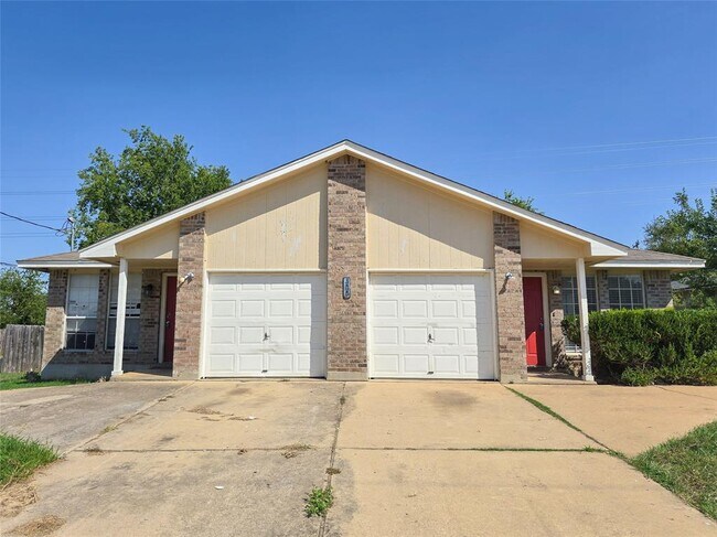 Building Photo - 300 Tamara Dr