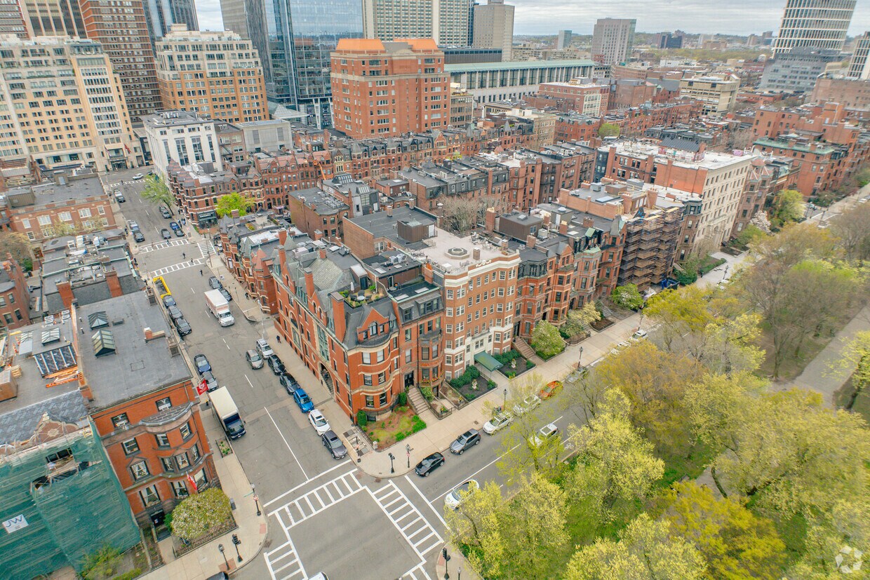 Neighborhood Context - 250 Commonwealth Ave