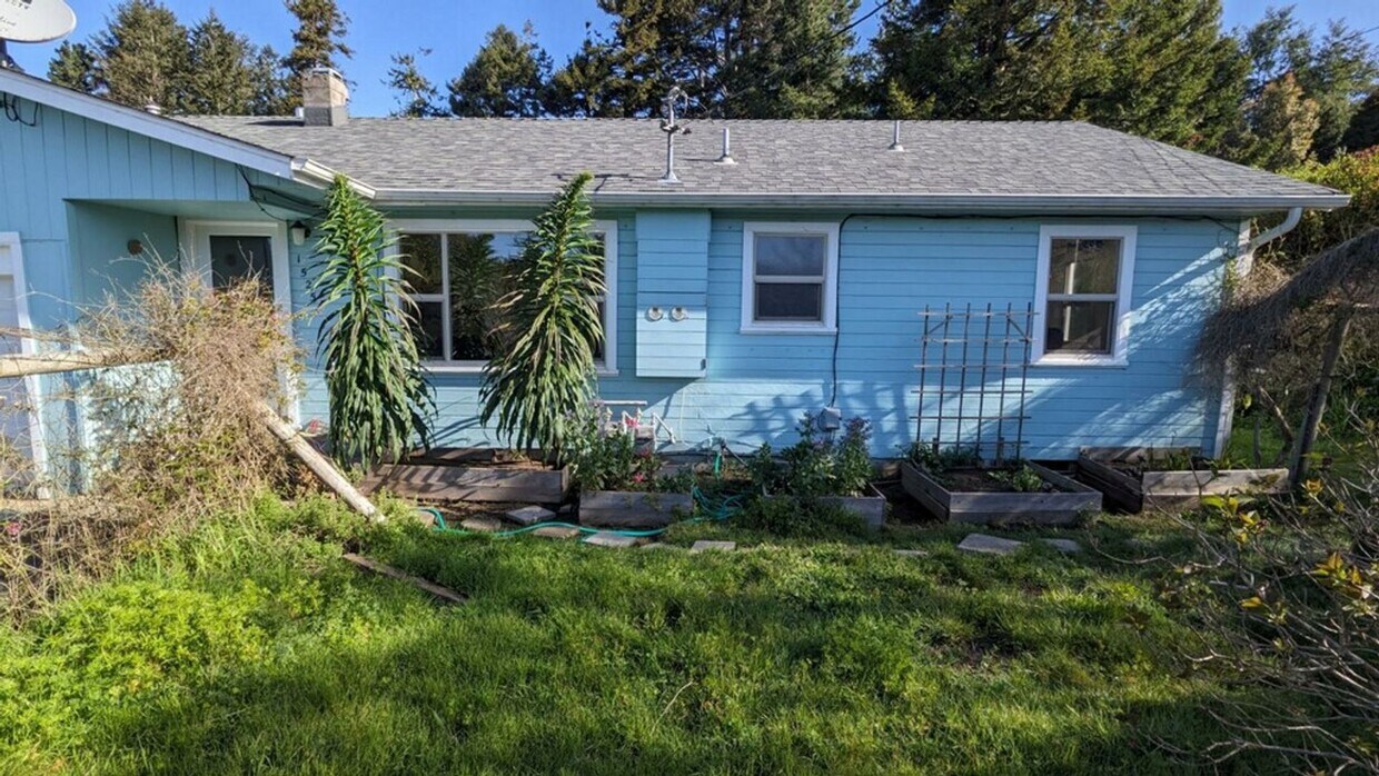 Primary Photo - Cute 3-Bedroom 1-Bathroom Duplex