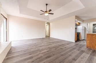 Building Photo - 613-615 E Redwood St