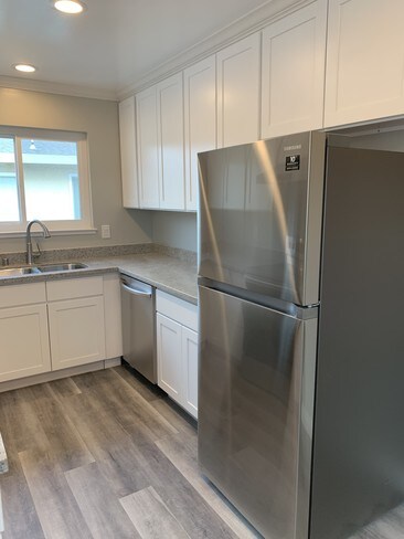Foto del edificio - 1421 Lexington Dr