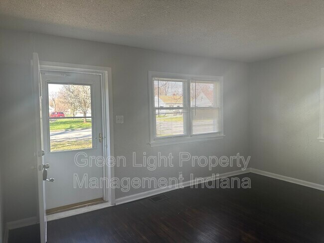 Building Photo - 4631 E 35th St