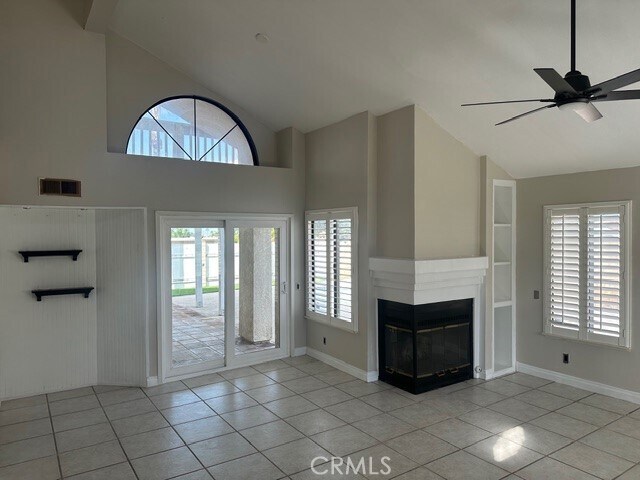 Foto del edificio - 547 Magnolia Ave