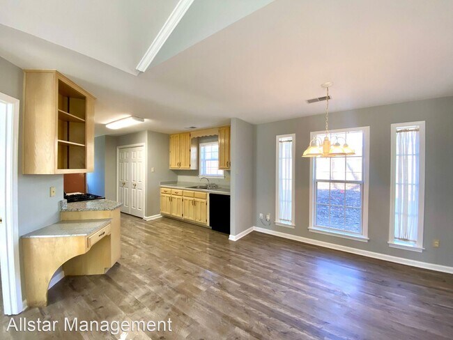 Foto del edificio - 2 br, 2 bath House - 6895 Hamilton Circle S