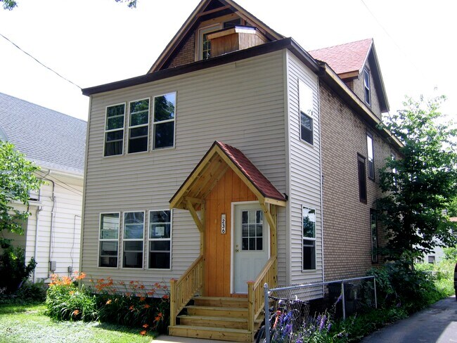 Building Photo - 236 Dunning St