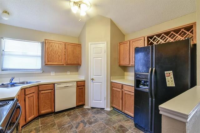 Building Photo - 5500 Silver Maple Dr