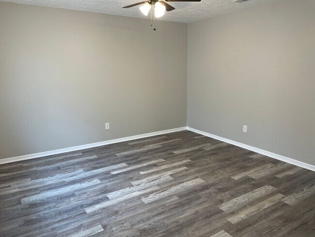 Foto del edificio - 2409 E 10th St