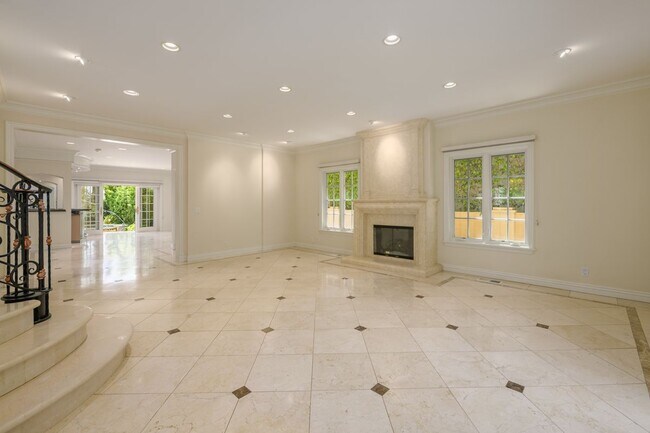 Foto del edificio - 204 Foothill Rd