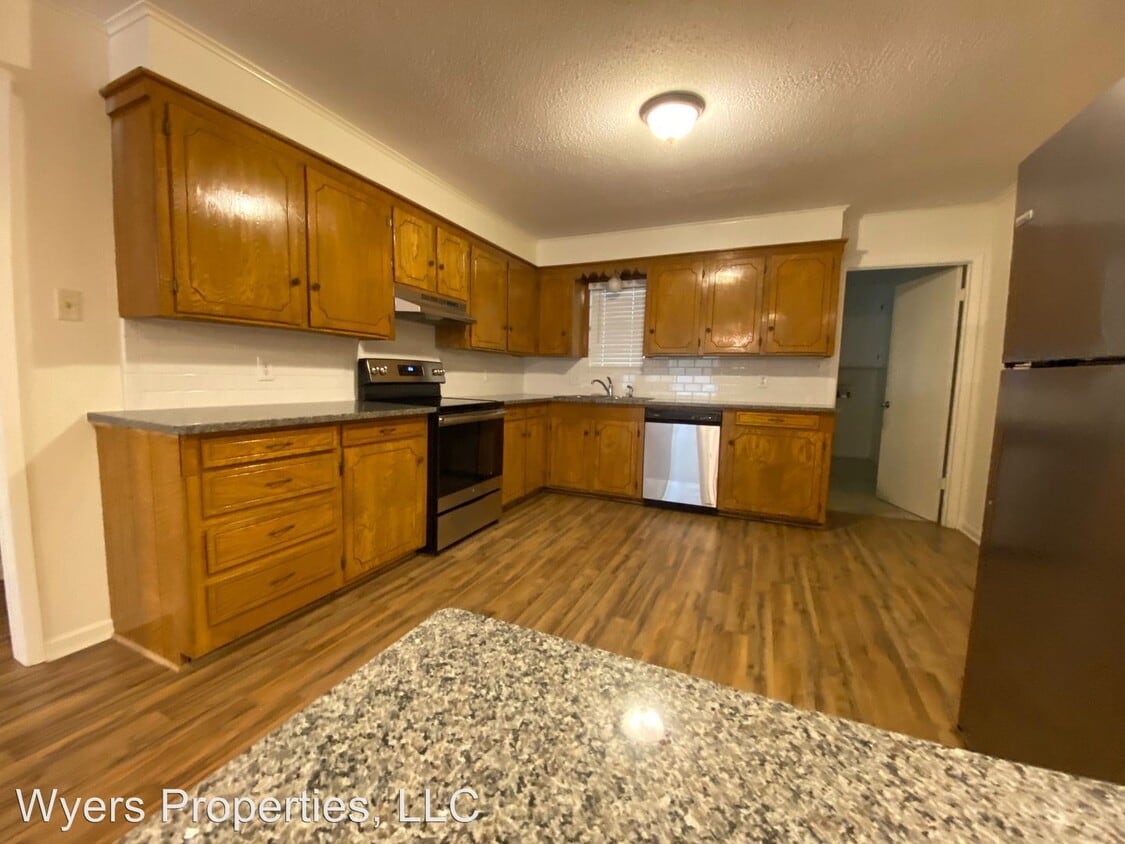 109109 St Clair Dr, Longview, TX 75605 Apartment for Rent in