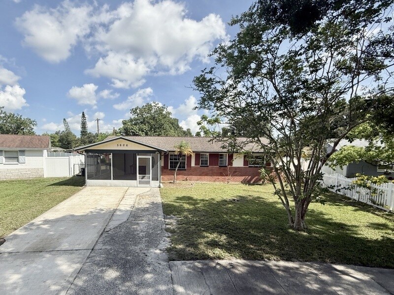 Photo - 5606 89 avenue