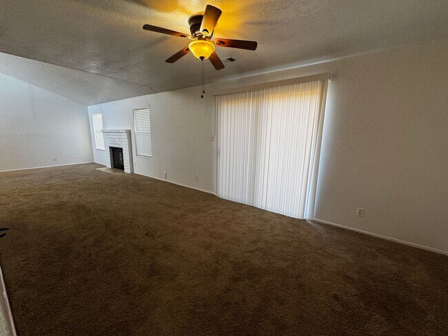 Foto del edificio - 2261 Green Lake Rd NE