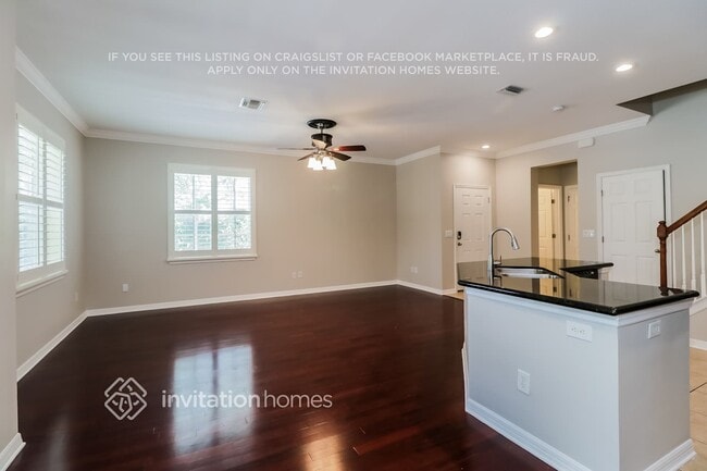 Building Photo - 7571 Tamarind Ave