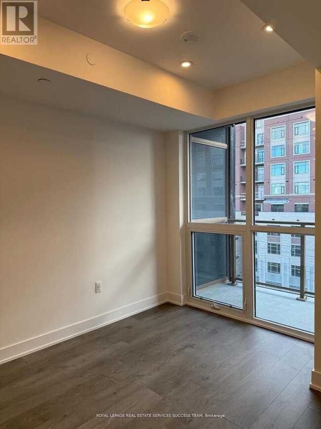 Photo du bâtiment - 2333 Khalsa Gate