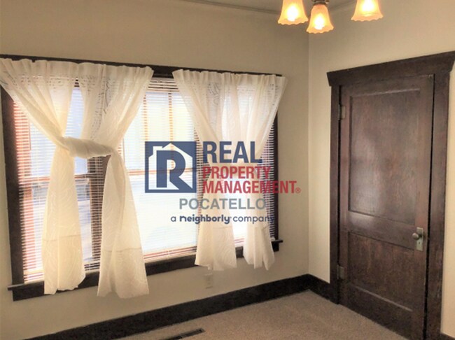 Foto del edificio - 734 E Halliday St