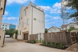 Building Photo - 1806 W 25th St