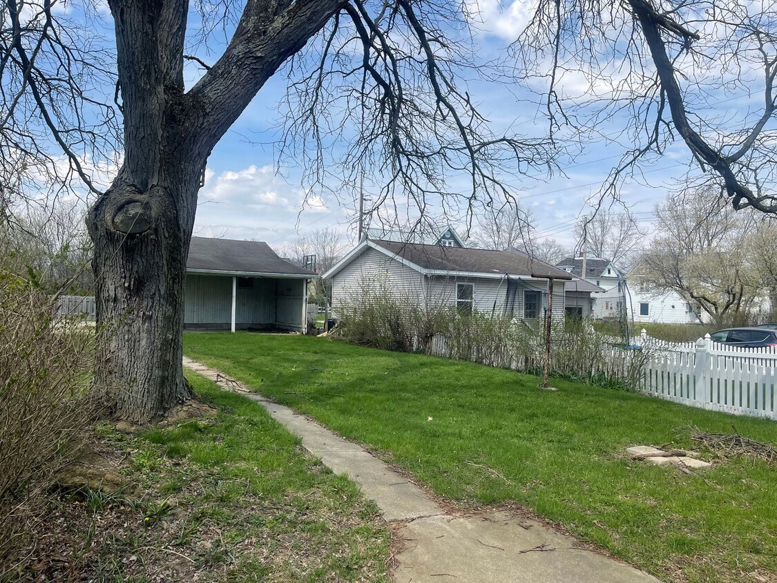 Building Photo - Newly Updated 3 Bedroom Home