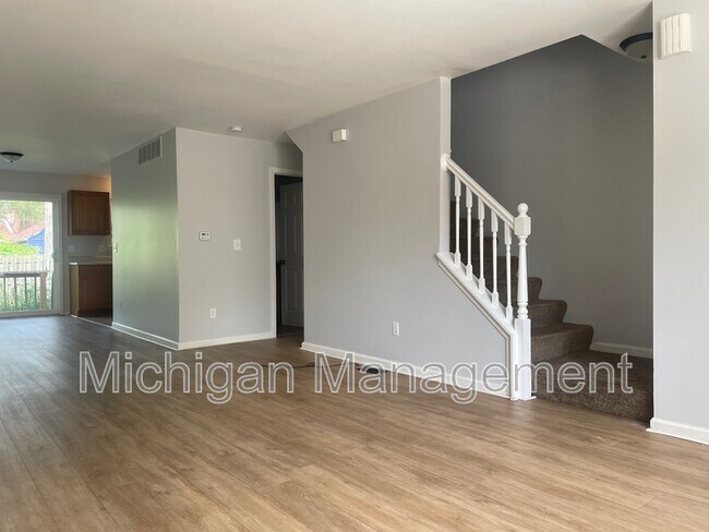 Building Photo - 15487 Meyers Rd