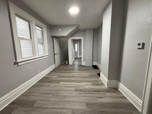 Building Photo - 823 Oakwood Ave