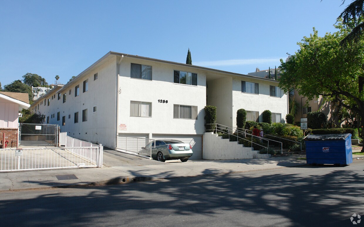 Primary Photo - 1256 Boynton St