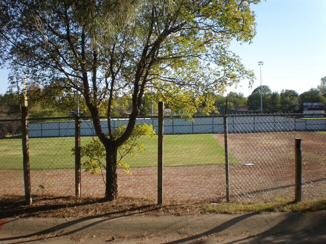 Photo - 625 Manco Rd Apartment