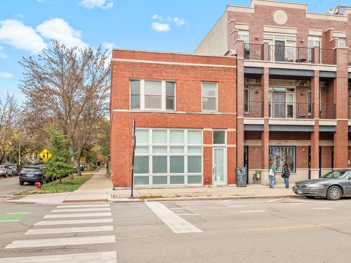 Foto principal - 2156 W Roscoe St