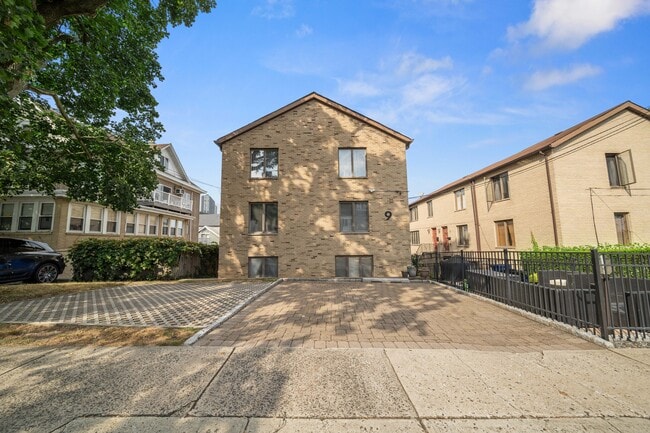 Building Photo - 9 Sterling Pl