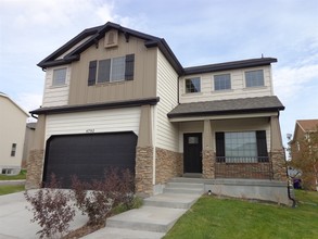 Building Photo - 4792 Addison Ave