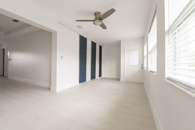Building Photo - 1713 Bal Harbour Dr