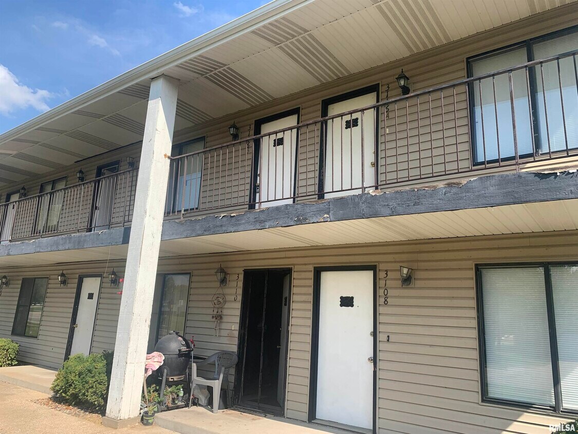Primary Photo - 3110 N Molleck Dr