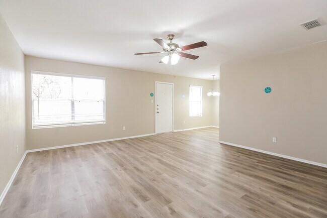Foto del edificio - 7720 Cloudberry Cir
