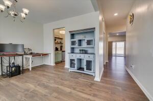 Foto del edificio - 6377 Whirlaway Rd
