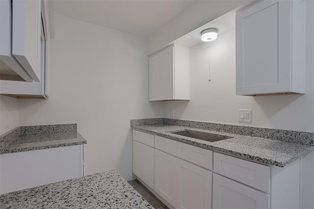 Building Photo - 5055 Ridglea Ln