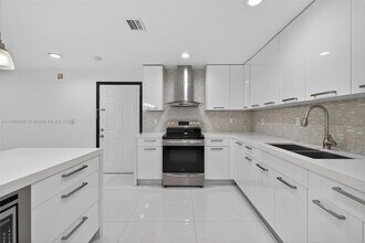 Building Photo - 8851 NW 119th St