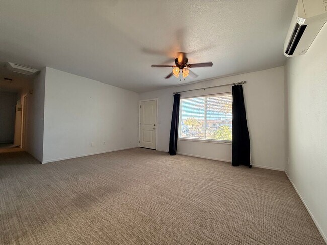 Building Photo - 308 Muir St