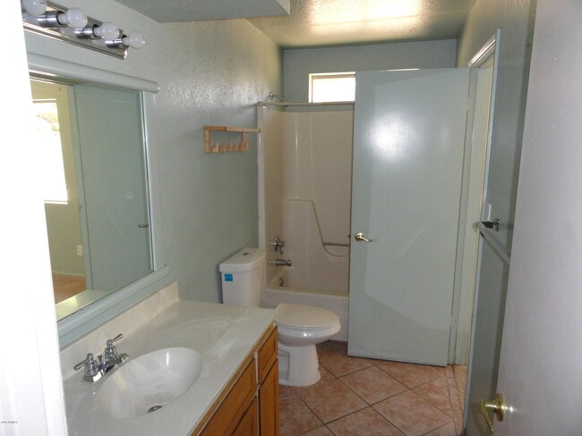 Building Photo - 3338 W Tonto Ln